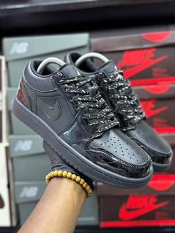 jordan 1 low crocBlossom Shoe 